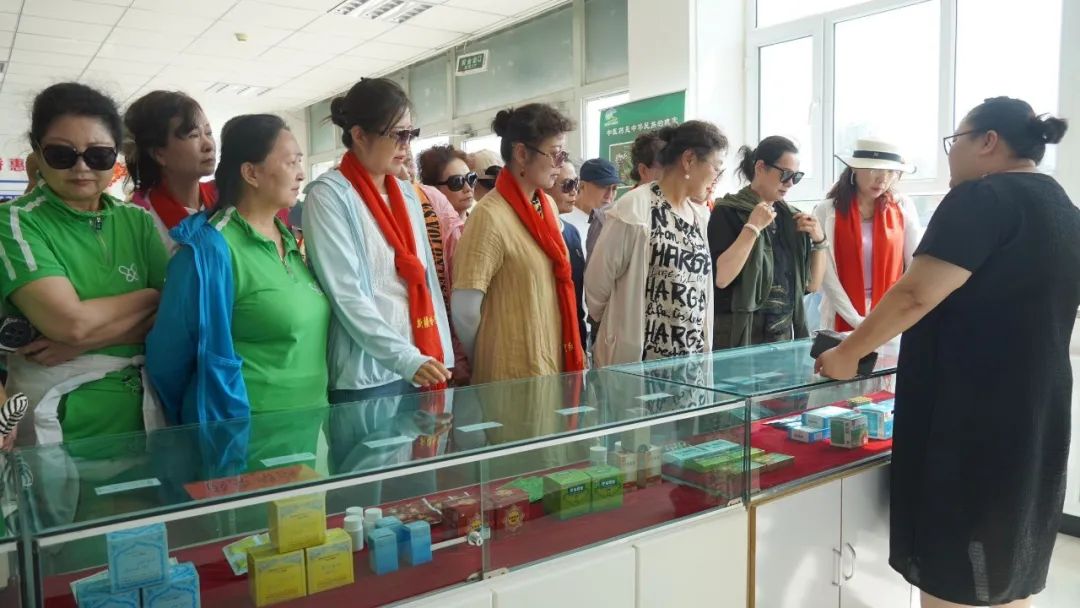 哈巴河縣 交融汲取養(yǎng)料 聯(lián)動(dòng)凝聚力量——組織文化藝術(shù)交流活動(dòng)側(cè)記